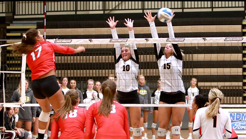 Gameday Preview: UMSL, Lindenwood To Meet In Huge Volleyball Showdown At Mark Twain