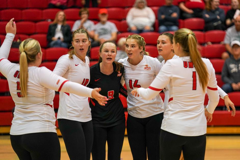 No. 3 UMSL Hosts UIS, No. 20 Quincy In Final Regular Season Home Matches This Weekend