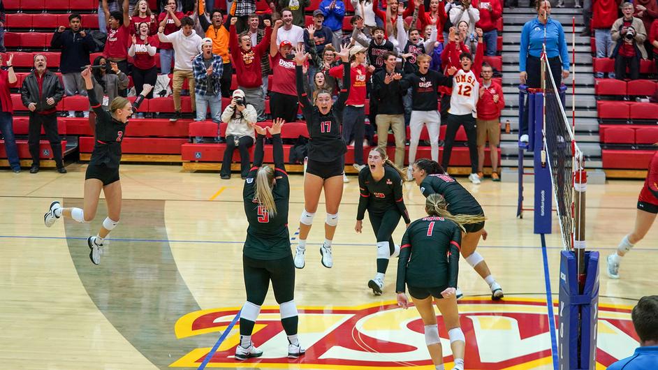 UMSL Volleyball Coach Signs Contract Extension Through 2028