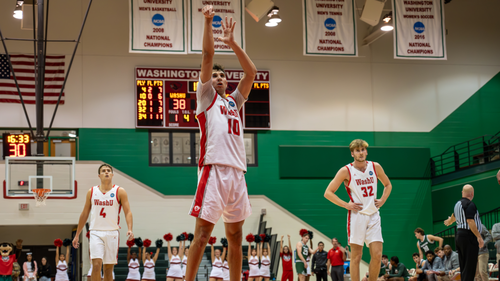 Oliff’s Last Second Free Throws Sends WashU To D3 Sweet 16