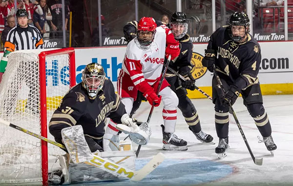 Lindenwood Hockey Opens Season With Upset Win Over No. 9 Wisconsin