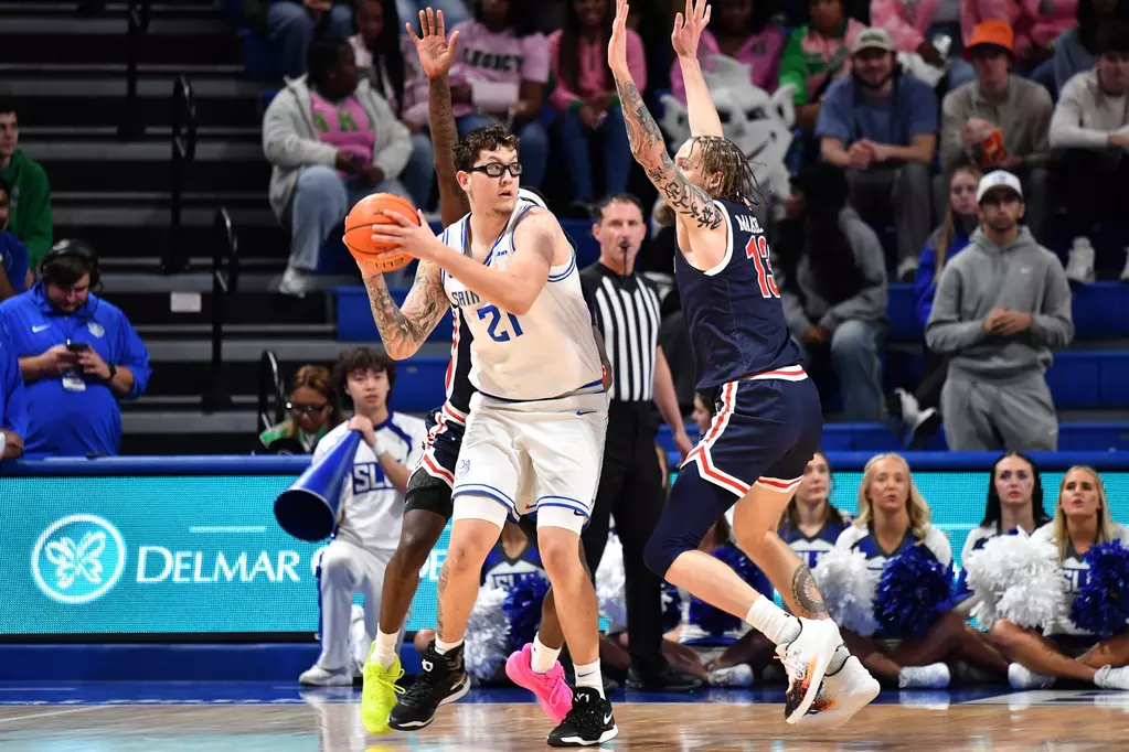 Late Rally Lifts Billikens To Win Over Jackson State