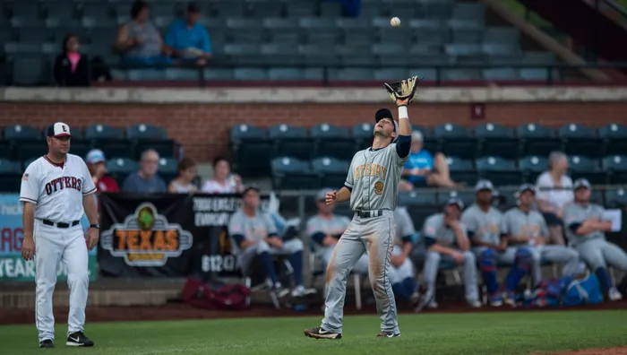 Grizzlies End First Half With Three-Game Sweep Over Evansville