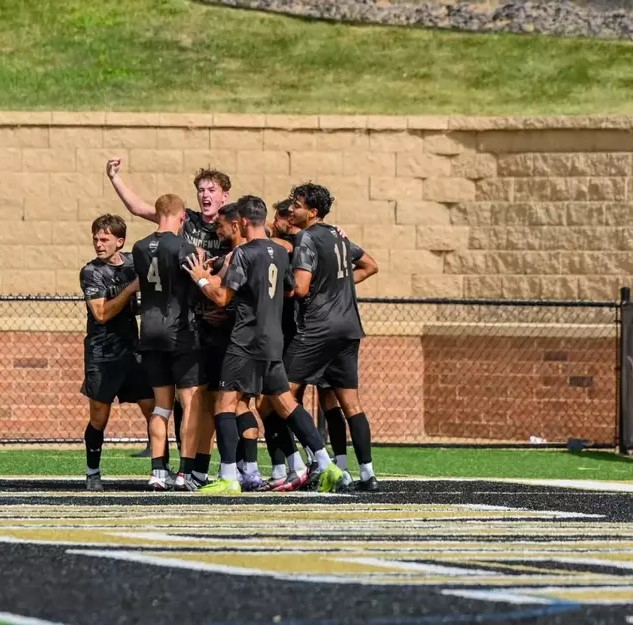 Lions Stay Unbeaten With Win Over Le Moyne