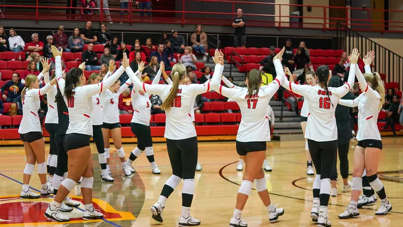 Tritons Sweep Midwest Crossover, Push Win Streak To Nine