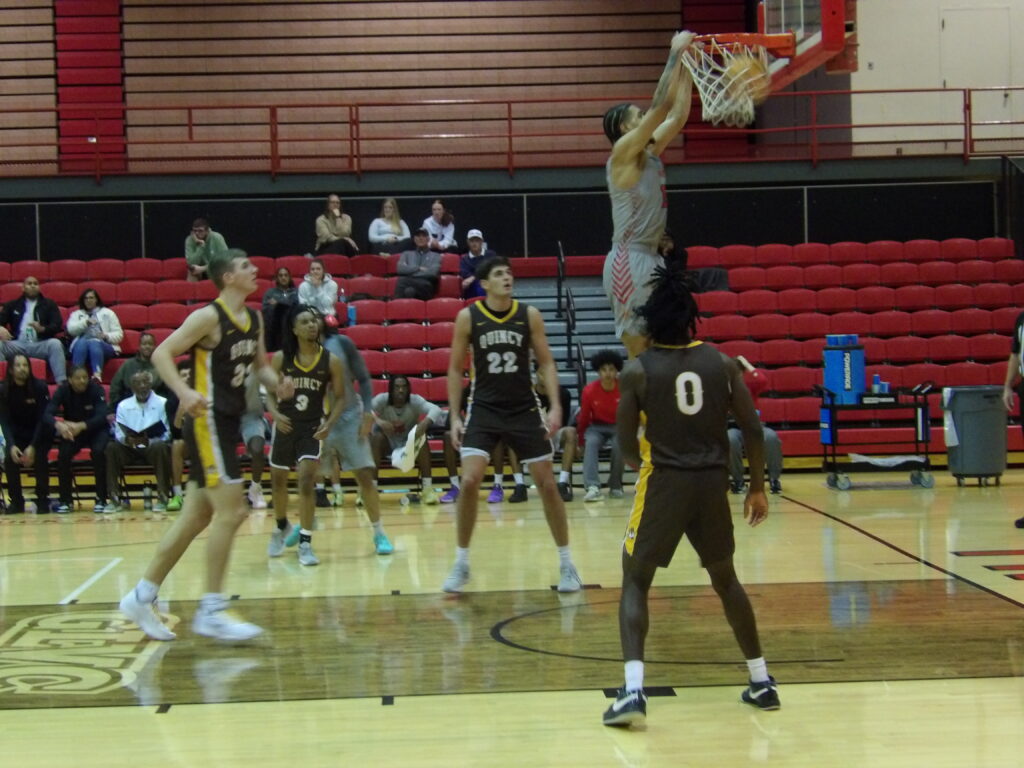 Tritons Open New Year With Blowout Win Over Quincy