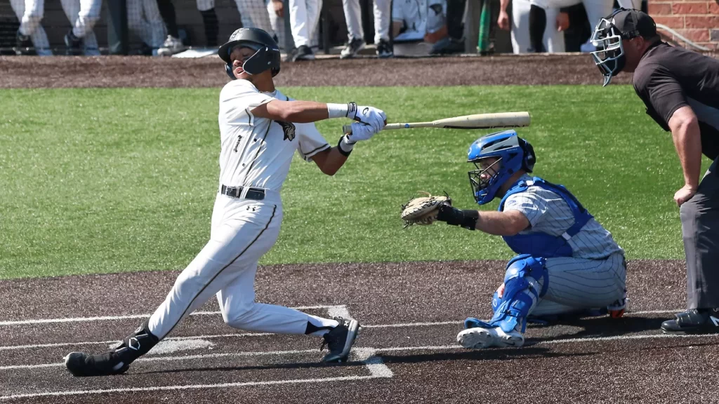 Late Rallies Lift Lindenwood To Midweek Win Over SLU