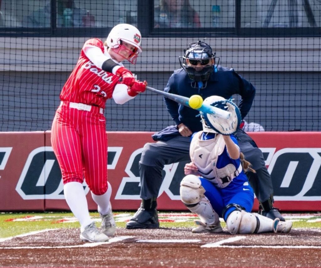 No. 6 WashU Women Sweep Series, Push Win Streak To 12