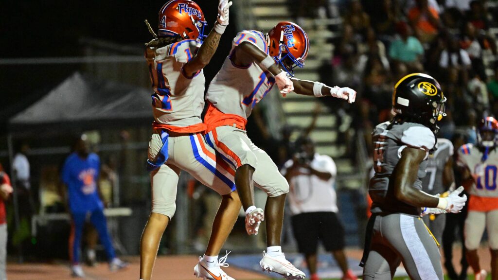 Top-Ranked Flyers Clinch Southwestern Conference Title With Dominant Win Over Alton